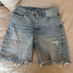 Old Navy ski-high rise 7’ jean shorts